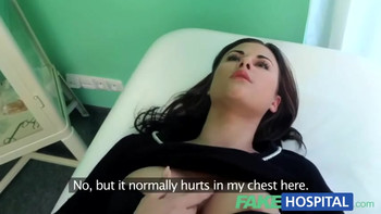 Доктор имеет симпатичную клиентку в пизду