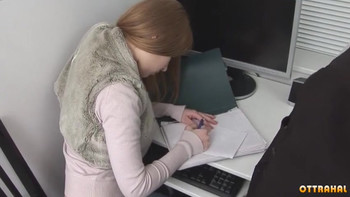 Преподаватель ебёт молодую студентку Энди из Калуги